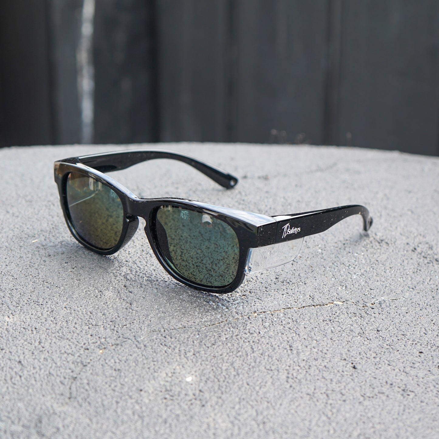 Evo Gloss Black Classics - Gloss Black and Black Lenses