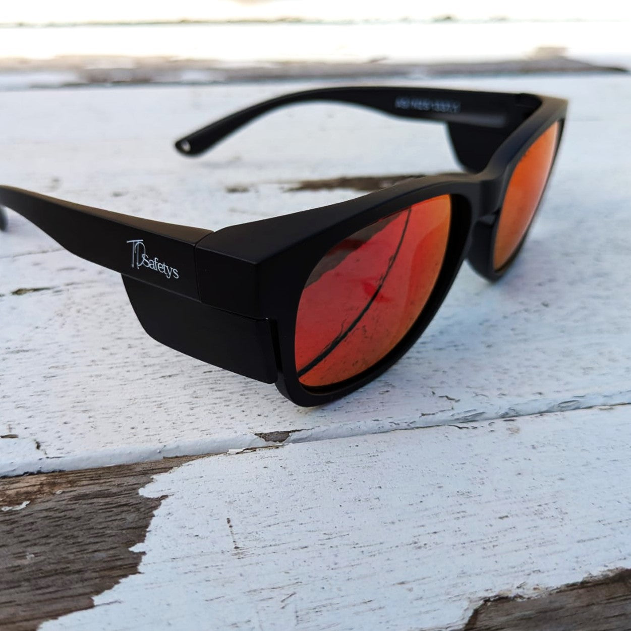 Evo Red Black - Matte Black and Red Lenses