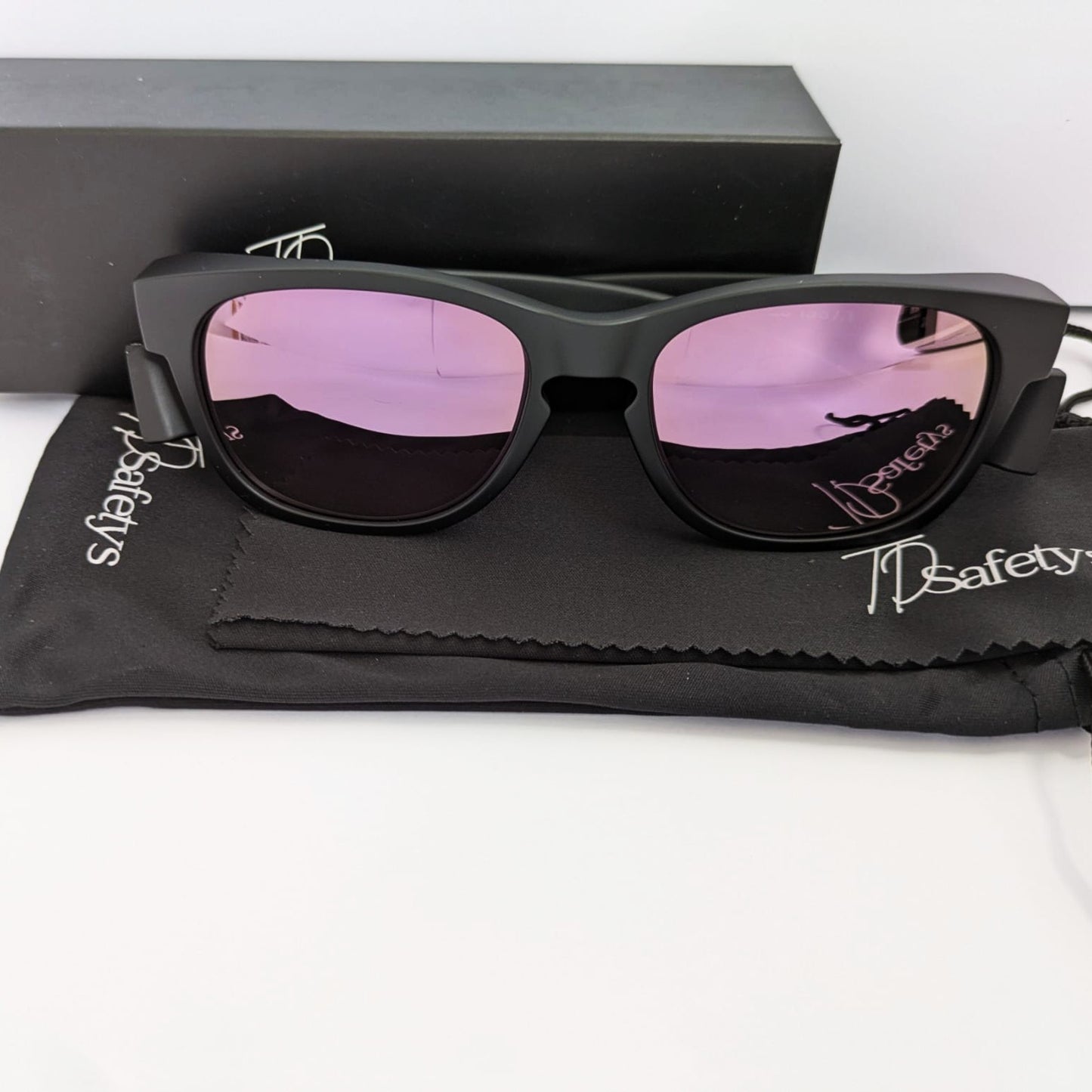 Evo Pink Black - Matte Black and Pink Lenses