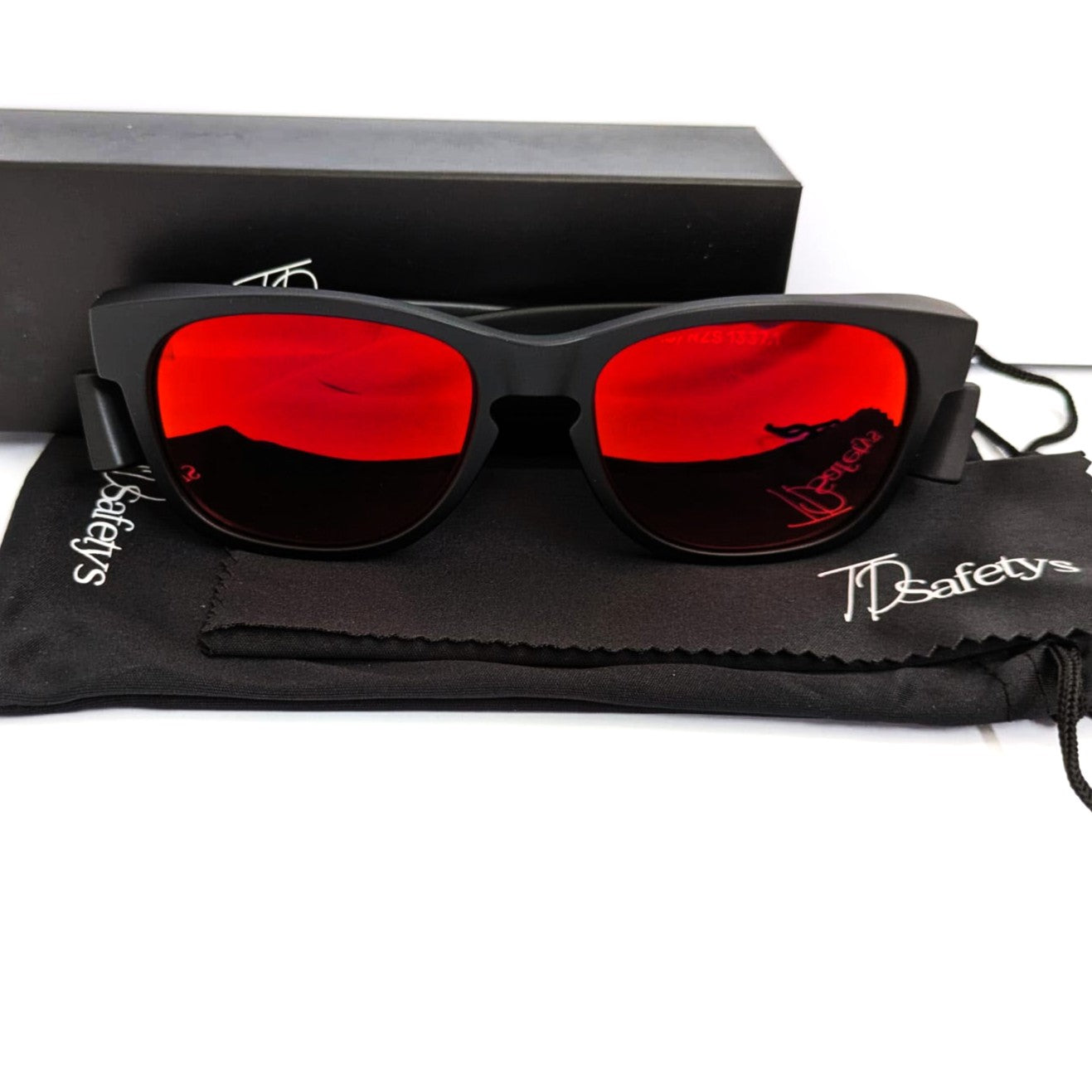 Evo Red Black - Matte Black and Red Lenses